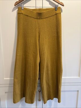 Who What Wear Ribbed Wide-Leg Cropped Knit Pants in Mustard Yellow Size Medium
